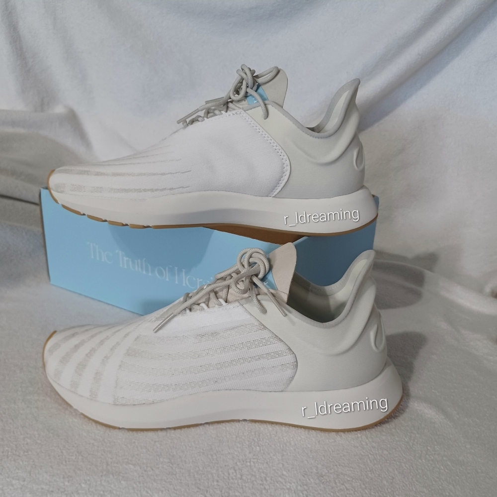 NIB Saysh One Sneakers Running Shoes Size 7.5 In White - *No Lid*